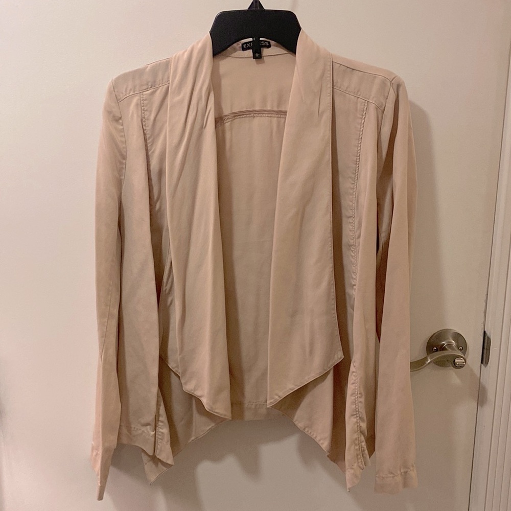 NWOT - Express blush colored shacket with cascading lapel